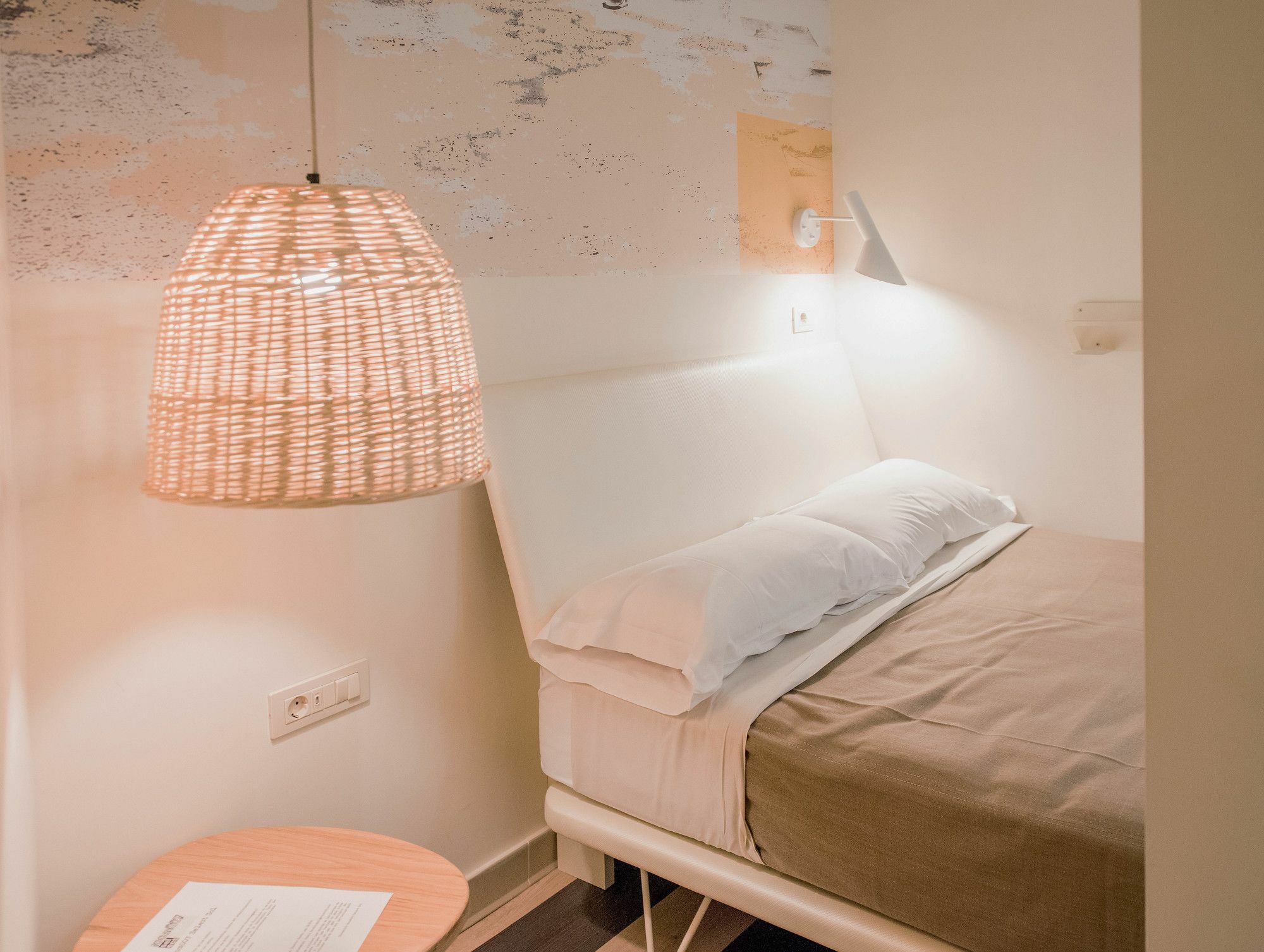 Room Select Sol Madri
